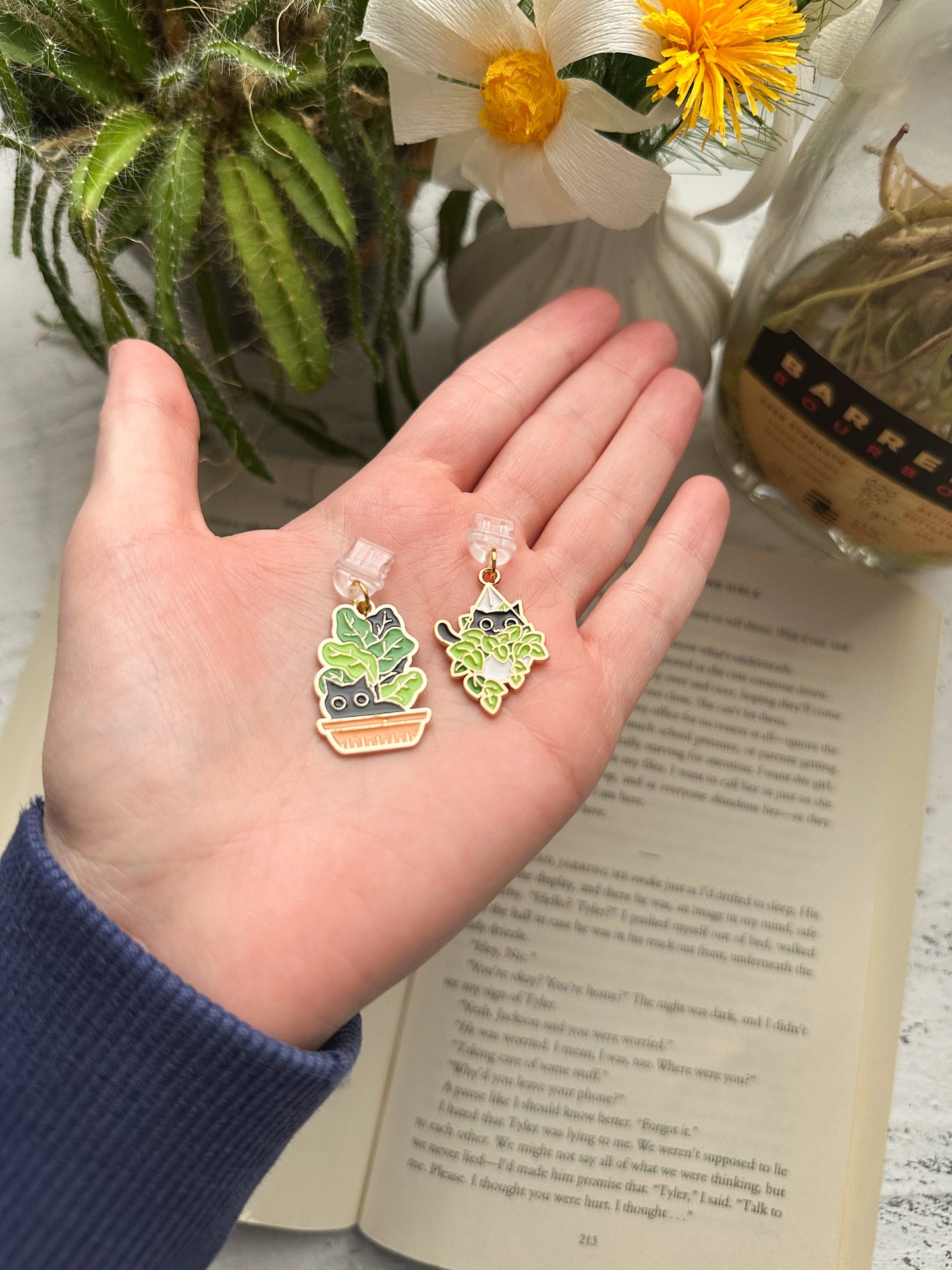 Cat in Plant Kindle Charm