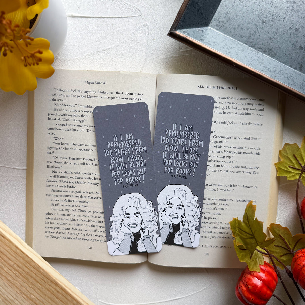 Books > Looks Bookmark